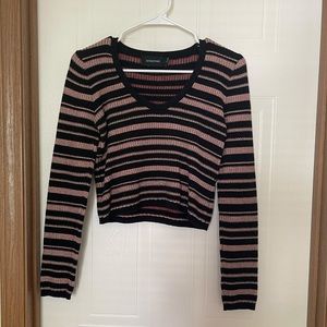 Super cute cropped sweater